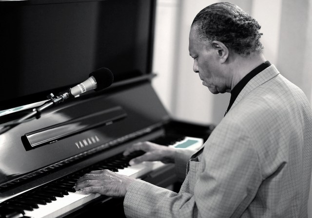 McCoy-Tyner-B&W Nikon D3, 85mm f1.4 lens, ISO 1600, 1/125th at f1.4.